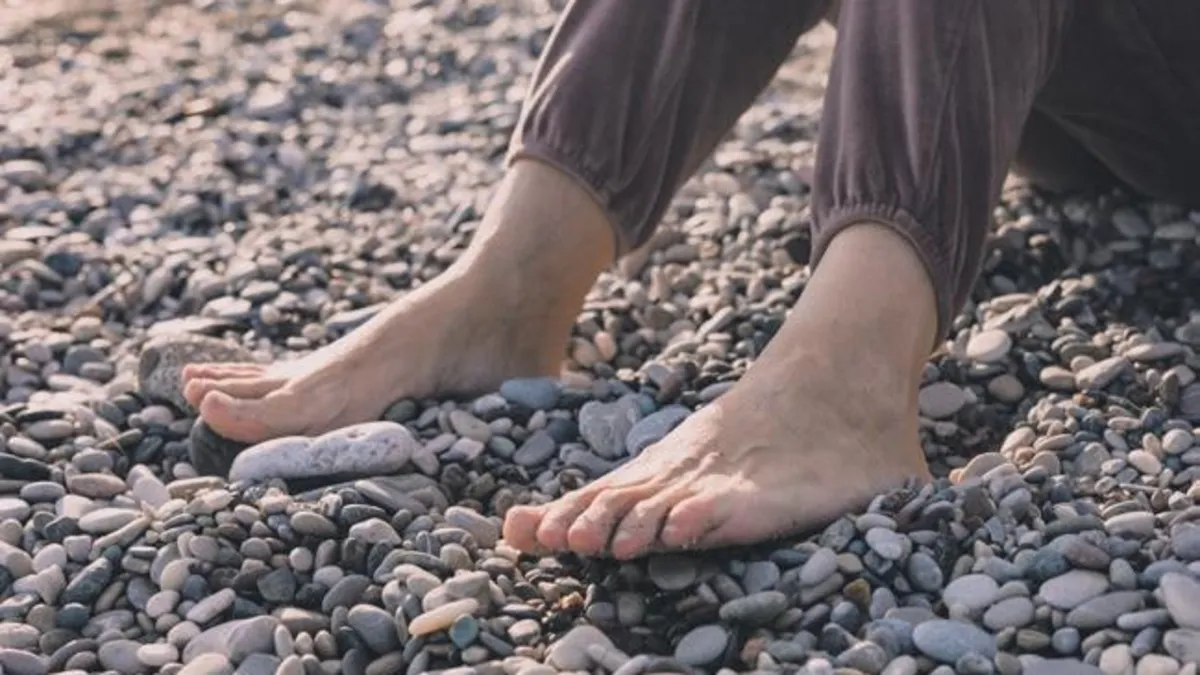 Çıplak ayakla yürümek stresi azaltıyor