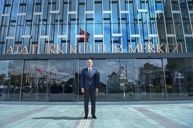 ataturk-kultur-merkezi-yeni-sanat-sezonuna-hazir-bakan-ersoy-programi-duyurdu-dunya-yildizlari-sahne-alacak-1787664601160.jpeg