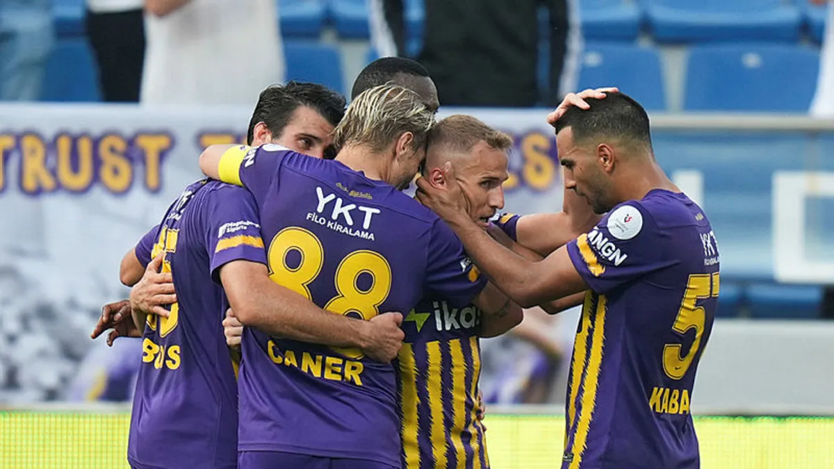 5 gollü maçta Eyüpspor, Gaziantep FK'yi yıktı