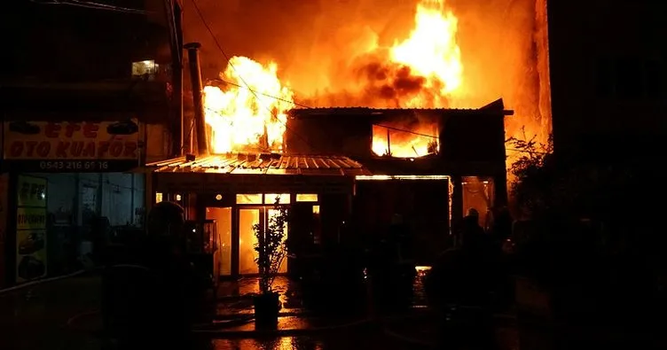 Bursa’da lokantadan çıkan yangında iki işyeri ve bir ev küle döndü
