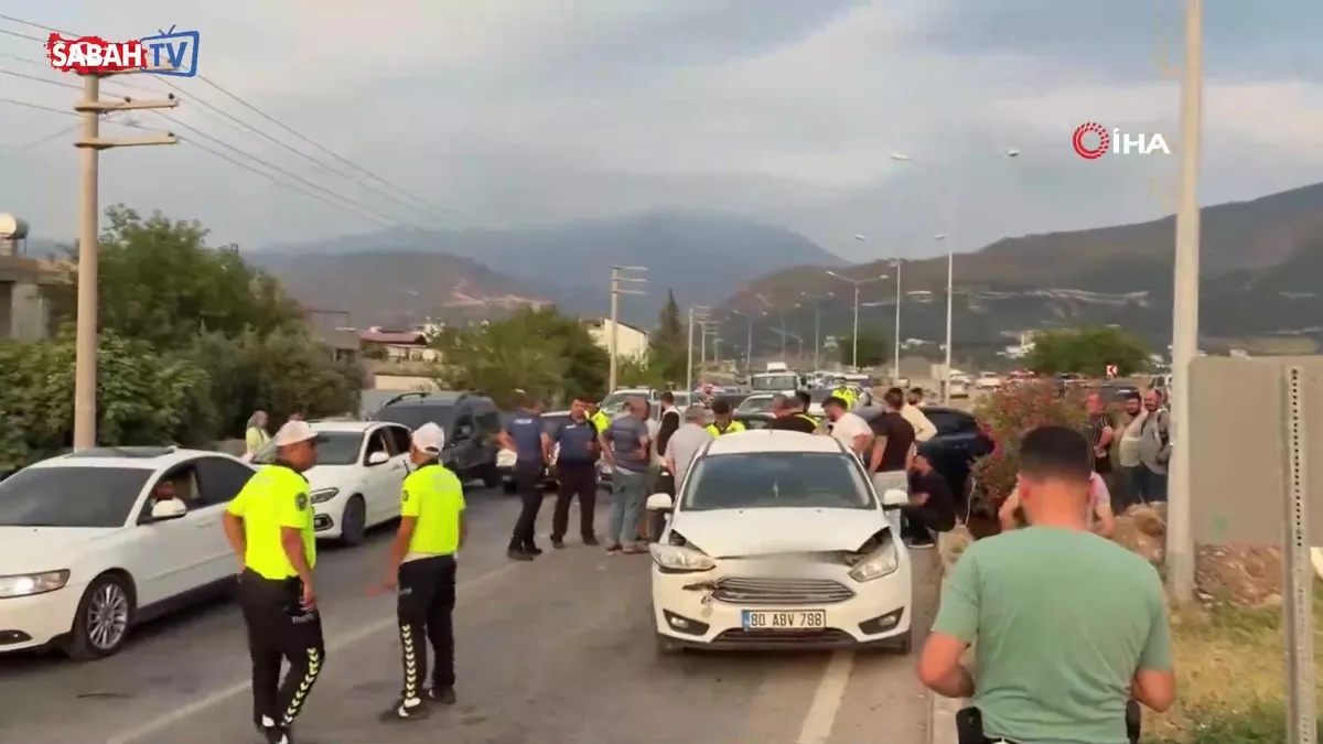 Osmaniye zincirleme trafik kazası: 2 yaralı videosunu izle Osmaniye zincirleme trafik kazası: 2 yaralı videosunu izle