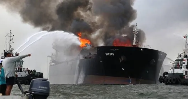 Meksika Körfezi’nde dev tanker yangını