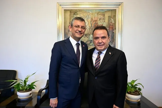chpde-panik-ozgur-ozel-4-milletvekilini-boceke-gonderdi-bocekin-kendi-paylasimi-gercegi-ortaya-koydu-1774029344787.jpg CHP’de panik: Özgür Özel, 4 milletvekilini Böcek’e gönderdi: Böcek’in paylaşımı gerçeği ortaya koydu