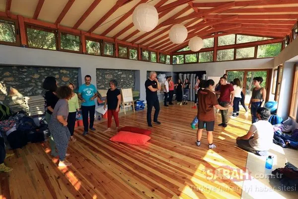 15 yıldır ahır olarak kullanılan yer tiyatro atölyesine dönüştürüldü