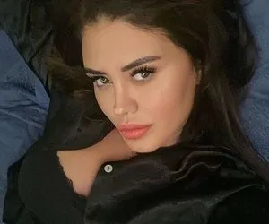 Ebru Polat'ın dekoltesine sevgili ayarı! Ebru Polat "Aşkım kapatsana biraz demeye başladı..."