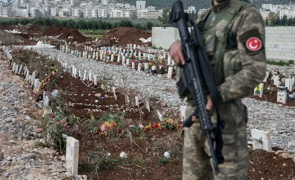 Afrin'de teröristlerin bulunduğu mezarlık görüntülendi! İşte o terörist mezarlığı