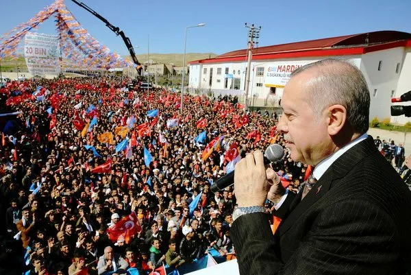 Mardin Cumhurbaşkanı Erdoğan'ı coşkuyla karşıladı