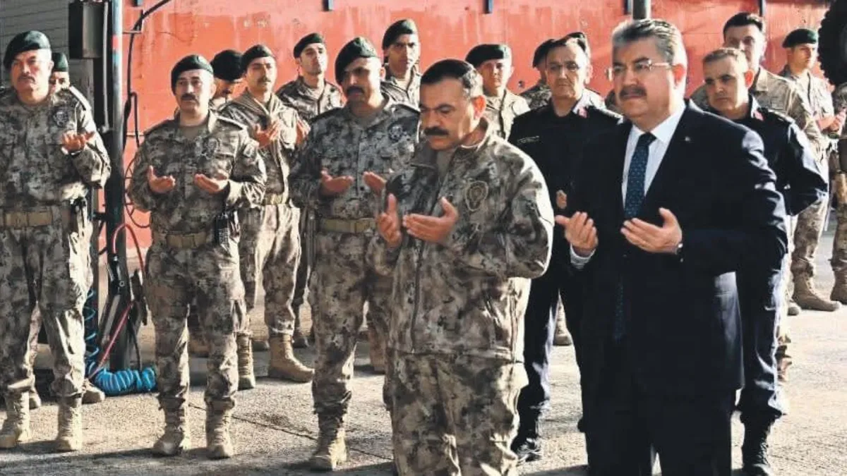 Özel Harekât polisleri dualarla uğurlandı Özel Harekât polisleri dualarla uğurlandı