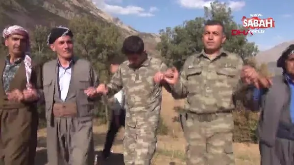 Hakkari Aktütün'de askerler, düğüne katılıp halay çekti