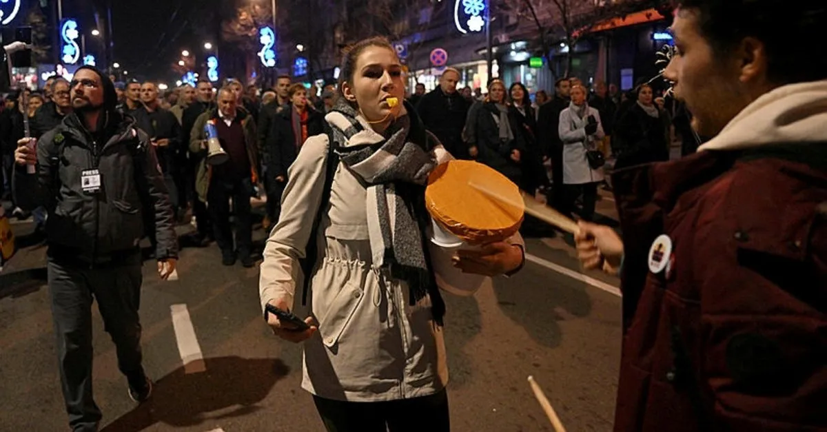 Sırbistan'da muhalefetin protestoları devam ediyor