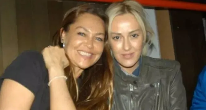 Hülya Avşar’dan uzun süre sonra kız kardeşiyle yepyeni poz! Helin Avşar’ın yüzündeki değişim dikkat çekti!