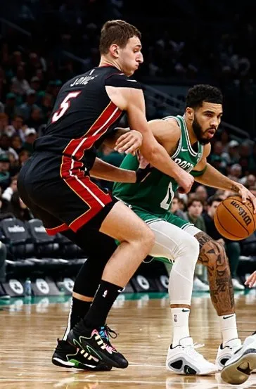 Heat, Celtics’i yenerek seriyi 1-1 yaptı