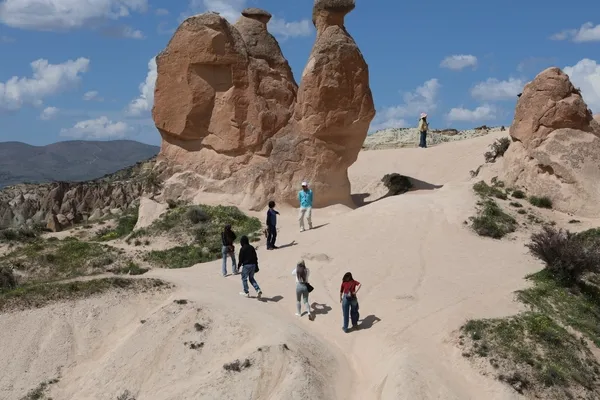 kapadokyada-ogrenci-turizmi-hareketliligi-1777373019702.jpg