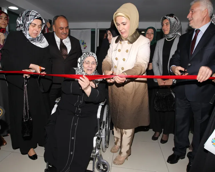 Şule Yüksel Şenler son yolculuğuna uğurlandı