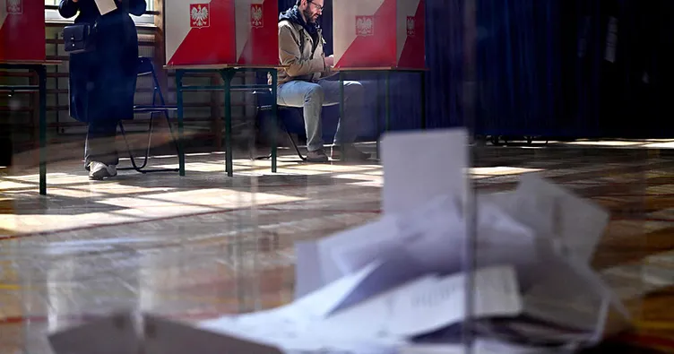 Polonya’da seçim günü: Yeni cumhurbaşkanı için kıran kırana yarış başladı