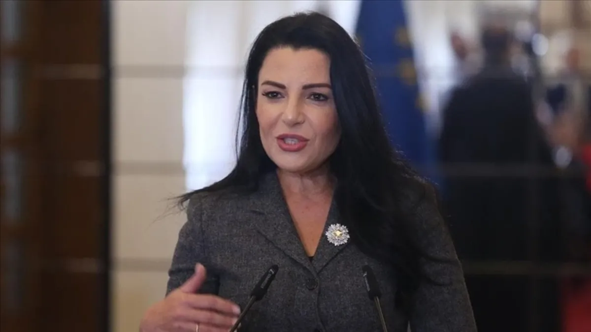 Arnavutluk Başbakan Yardımcısı Balluku görevden uzaklaştırıldı Arnavutluk Başbakan Yardımcısı Balluku görevden uzaklaştırıldı