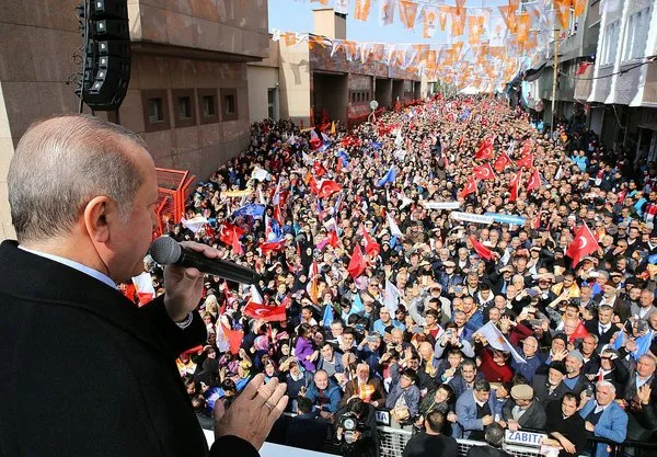 Cumhurbaşkanı Erdoğan'ın Bağcılar İlçe Kongresi'nden yansıyan kareleri