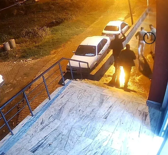 dugun-sonrasi-yasanan-otopark-kavgasinda-3-cocuk-babasi-evlatlarinin-gozu-onunde-basindan-vurularak-can-verdia-1781598708312.jpg