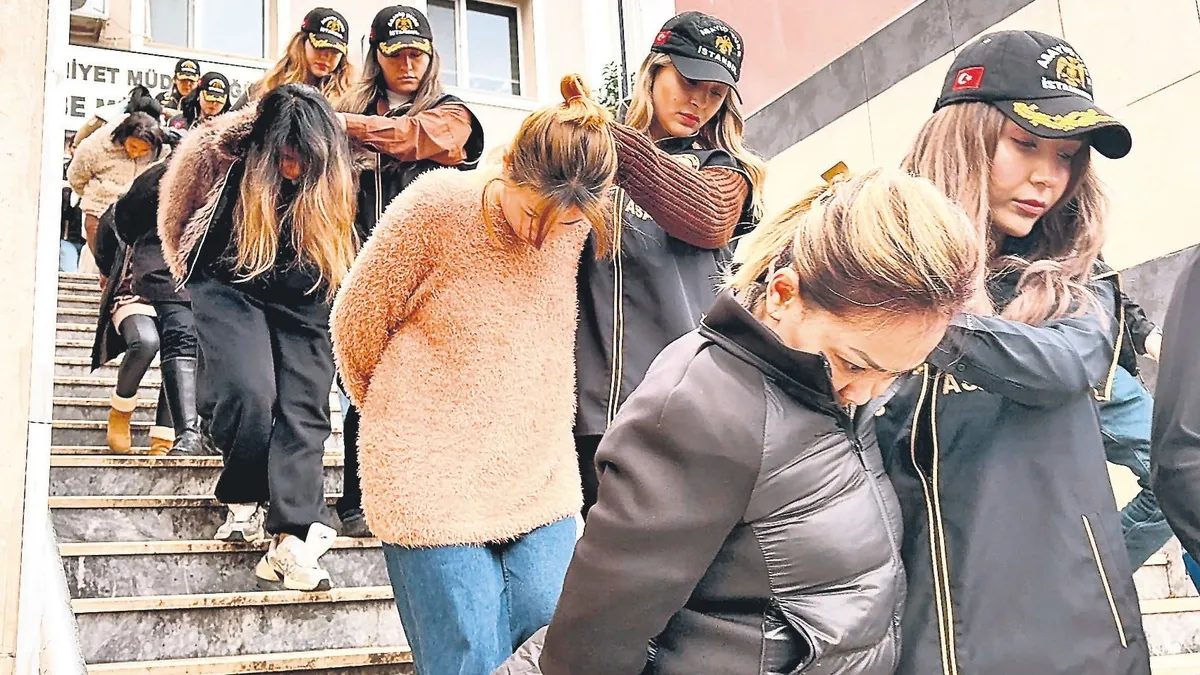 Filipinli kadınlardan 650 bin liralık vurgun Filipinli kadınlardan 650 bin liralık vurgun