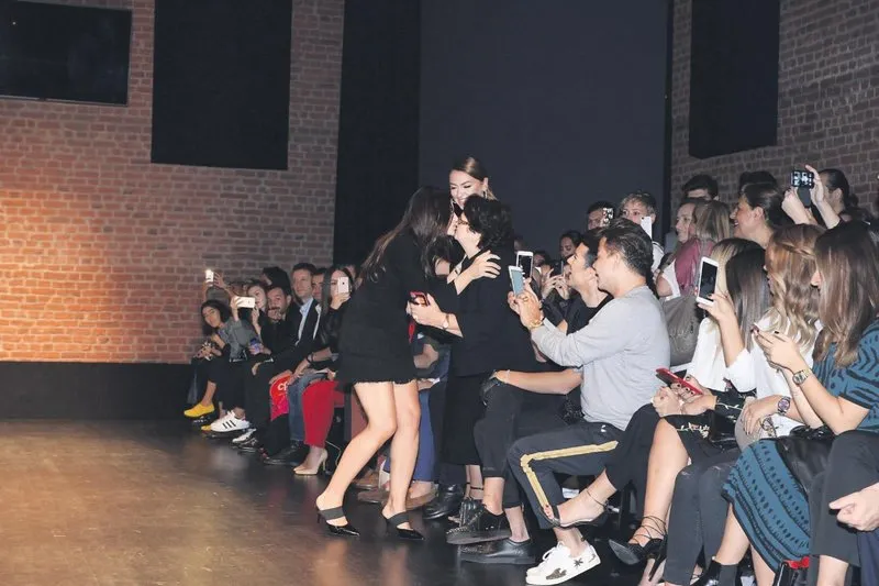 Hadise Nin Modaci Kardesine Aile Boyu Destek Magazin Haberleri