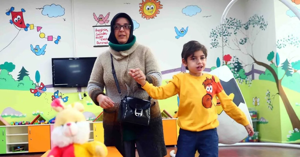 Engelliler Sarayi Sayesinde Hayata Dokunmaya Basladi Son Dakika Haberler