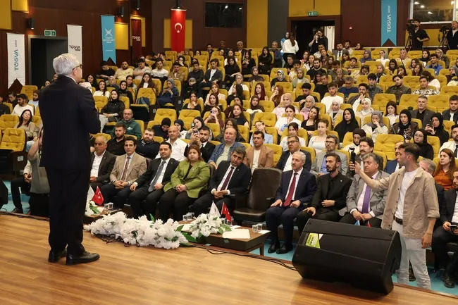 ak-parti-genel-baskan-yardimcisi-huseyin-yayman-dijital-bagimlilik-milli-guvenlik-sorunu-olmustur-1776580172924.jpg AK Parti Genel Başkan Yardımcısı Hüseyin Yayman: Dijital bağımlılık milli güvenlik sorunu olmuştur