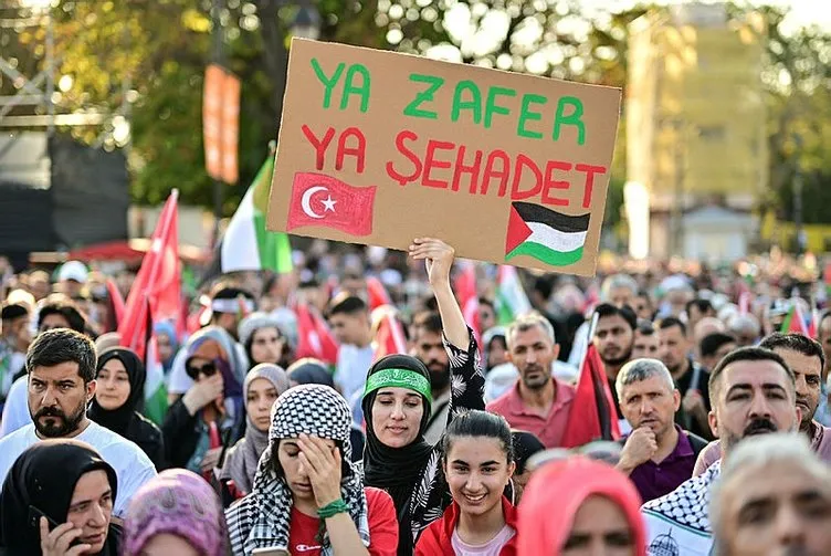 Gazze yalnız değil! Vicdanlı yürekler İsmail Haniye için özgür Filistin sözünü tuttu