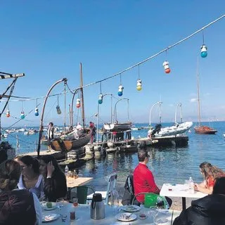 Huzuru uzaklarda arama