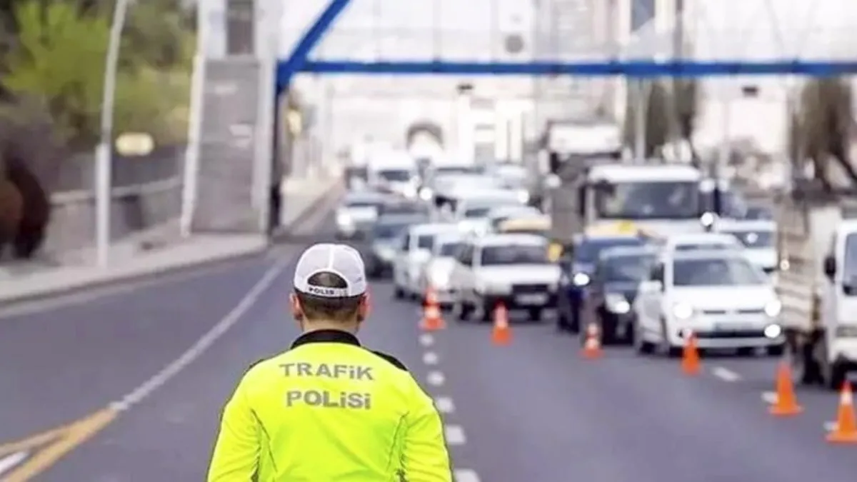 İstanbul’da Cumhuriyet Bayramı dolayısıyla bazı yollar trafiğe kapatılacak İstanbul’da Cumhuriyet Bayramı dolayısıyla bazı yollar trafiğe kapatılacak
