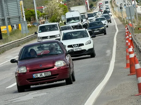 kurban-bayrami-tatilinin-3-gununde-turkiyenin-kilit-kavsagi-olarak-bilinen-kirikkalede-trafik-akisi-kontrollu-1779726394796.jpg