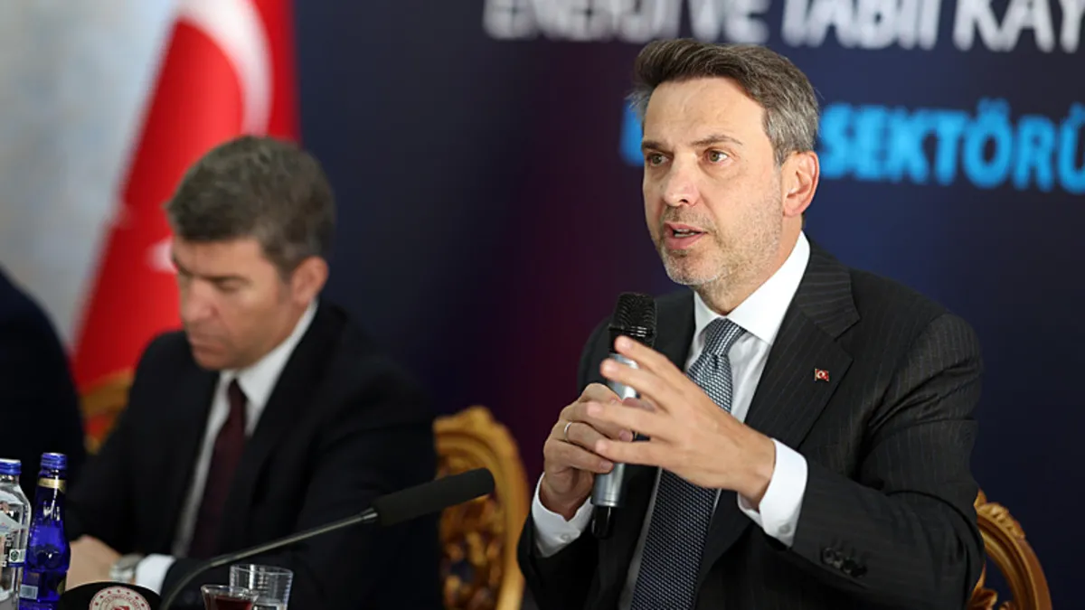 Bakan Bayraktar “Yarınlarımız daha aydınlık” diyerek duyurdu: Türkiye artık yurt dışında da petrol arıyor Bakan Bayraktar “Yarınlarımız daha aydınlık” diyerek duyurdu: Türkiye artık yurt dışında da petrol arıyor