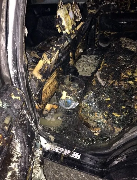 Yakıt aldıktan sonra LPG tüpü patlayan araç alev alev yandı