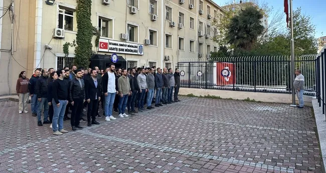 Asayiş polisleri emniyet bahçesinde Atatürk’ü andı Asayiş polisleri emniyet bahçesinde Atatürk’ü andı
