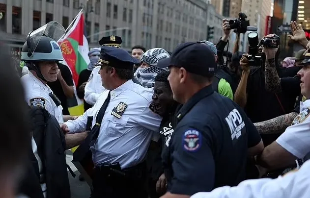 Avrupa’dan ikiyüzlü hamle: Düşünce özgürlüğünü hiçe saydılar!