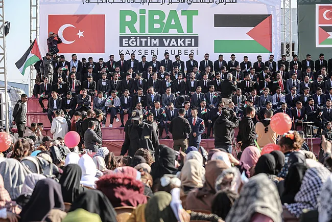 gazzede-203-genc-toplu-nikahla-dunya-evine-girdi-1766085646445.jpg Gazze'de 203 genç toplu nikahla dünya evine girdi