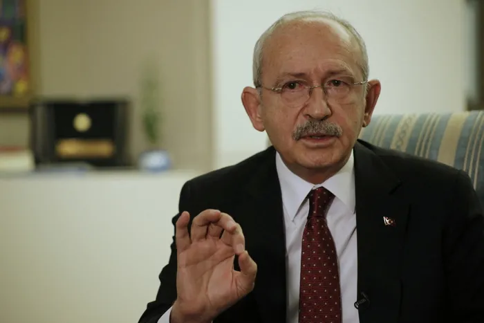 son-dakika-kemal-kilicdaroglu-fetocu-askeri-ogrencileri-cezaevinde-ziyaret-etmek-icin-izin-istedi-izin-verilin-1650877647600.jpg SON DAKİKA: Kemal Kılıçdaroğlu FETÖ'cü askeri öğrencileri cezaevinde ziyaret etmek için izin istedi! İzin verilince vazgeçti...