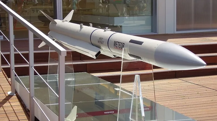 Yunan basınında panik manşetleri! Eurofighter ve Meteor satışları gündemde: Türkiye’yi engelleyemeyeceğiz!