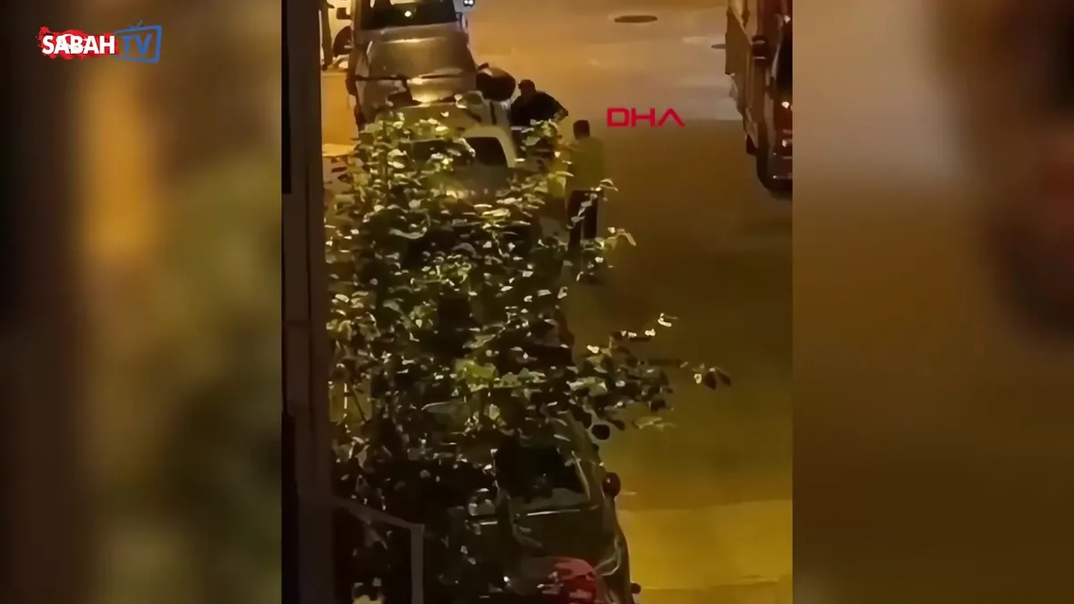 Kağıthane’de sokak ortasında dehşet kamerada: Eski sevgilisi ile erkek arkadaşını silahla vurdu! | Video videosunu izle Kağıthane’de sokak ortasında dehşet kamerada: Eski sevgilisi ile erkek arkadaşını silahla vurdu! | Video videosunu izle