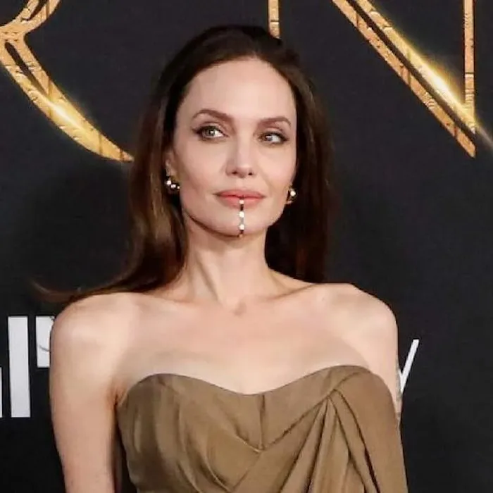 Biri nişanlısının kanını içti, diğeri kocasının kanını boynunda taşıdı! Angelina Jolie ve Megan Fox’un tüyler ürperten kan takıntısı!