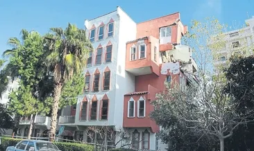 Binanın üst katı çöktü