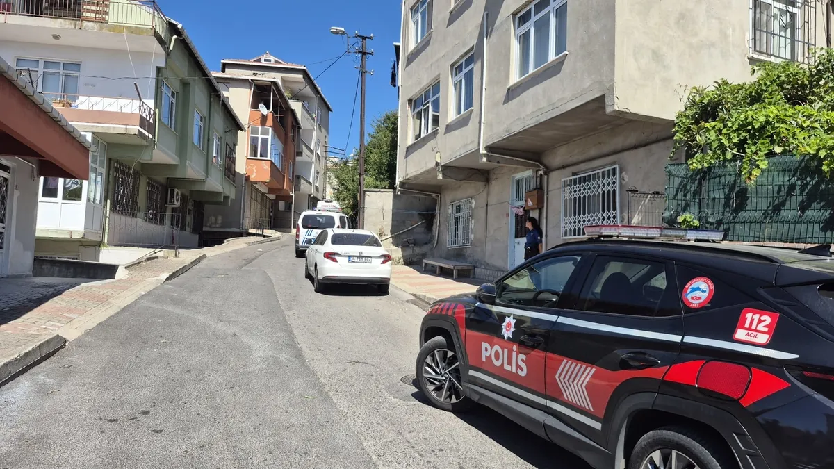 Maltepe'de hareketli dakikalar! Bir kişi silahla ateş açtı: Olay yerinde yaralılar var haber görseli