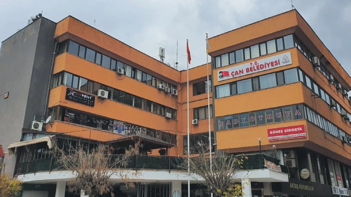Rüşvet suçlamasıyla görevden alınmıştı! CHP'li başkan yeğenini müdür yaptı