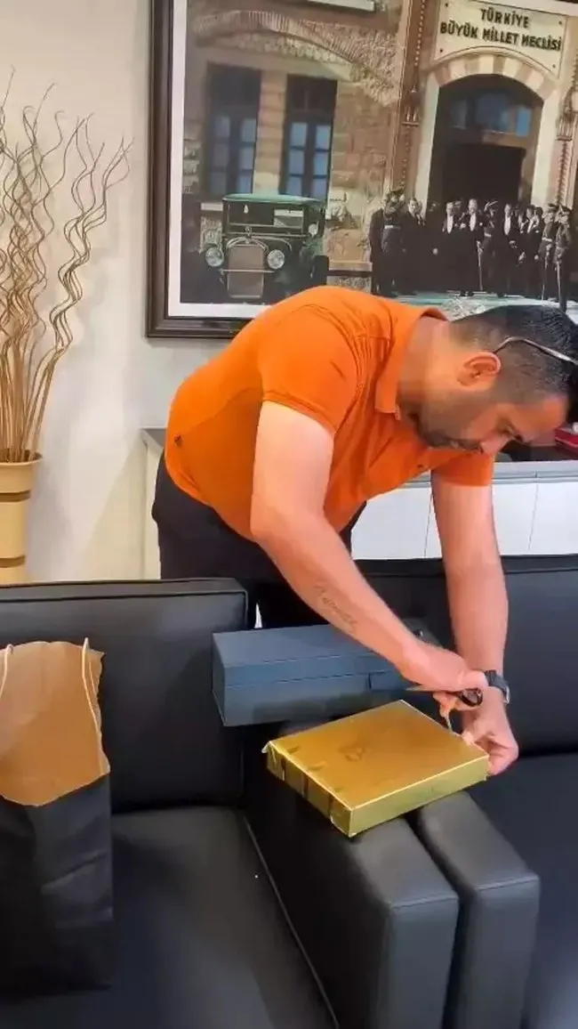 SON DAKİKA | Manavgat Belediyesi’ne yolsuzluk operasyonu! Baklava kutusundan rüşvet çıktı