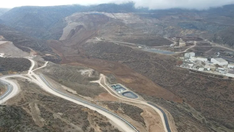 Erzincan’da toprak kaymasının yaşandığı maden ocağı bölgesi havadan görüntülendi