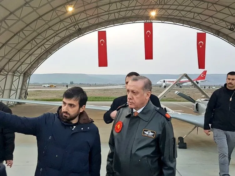 Cumhurbaşkanı Erdoğan İHA üssünü ziyaret etti