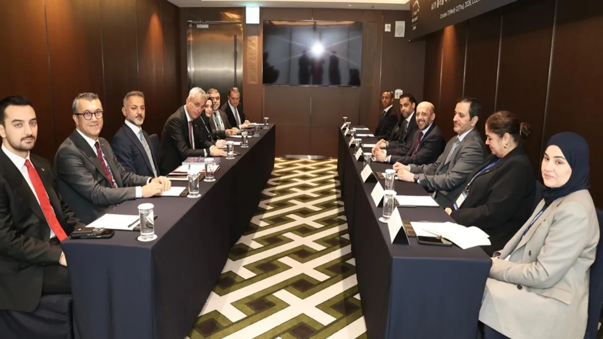 Bakan Memişoğlu, Katar Halk Sağlığı Bakanı Mansur bin İbrahim Al Mahmud ile görüştü