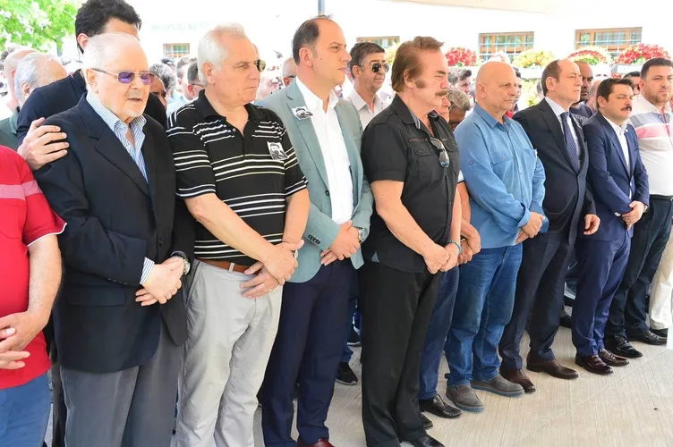 NeÅe Karaböcek oÄlunun cenazesinde gözyaÅlarına boÄuldu