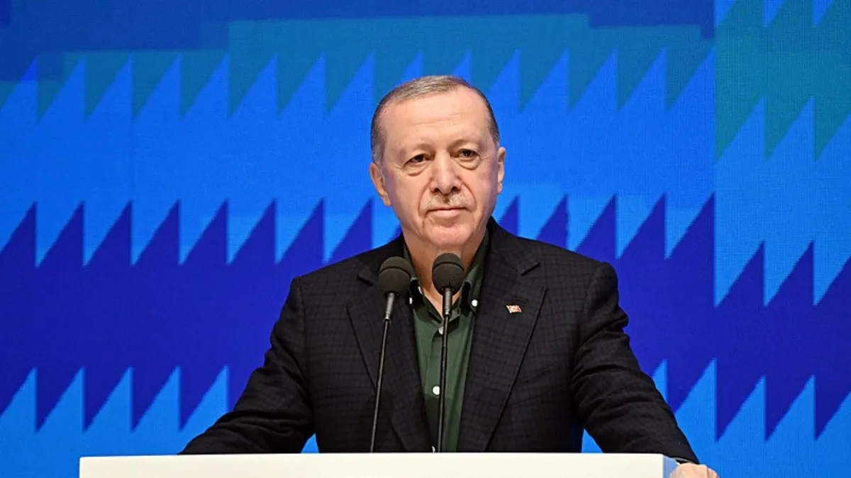 Milletin Gücüyle Sınırları Aşan Liderlik Tarihi günde yeni slogan yeni şarkı