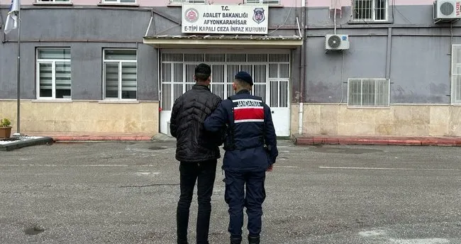 7 yıl hapis cezası ile aranan şahsı JASAT ekipleri yakaladı