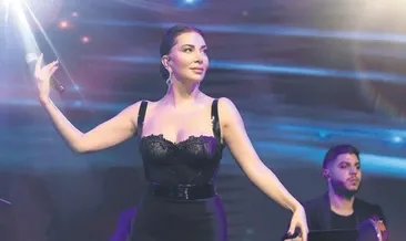 Şarkılarını öğretmenler için söyledi